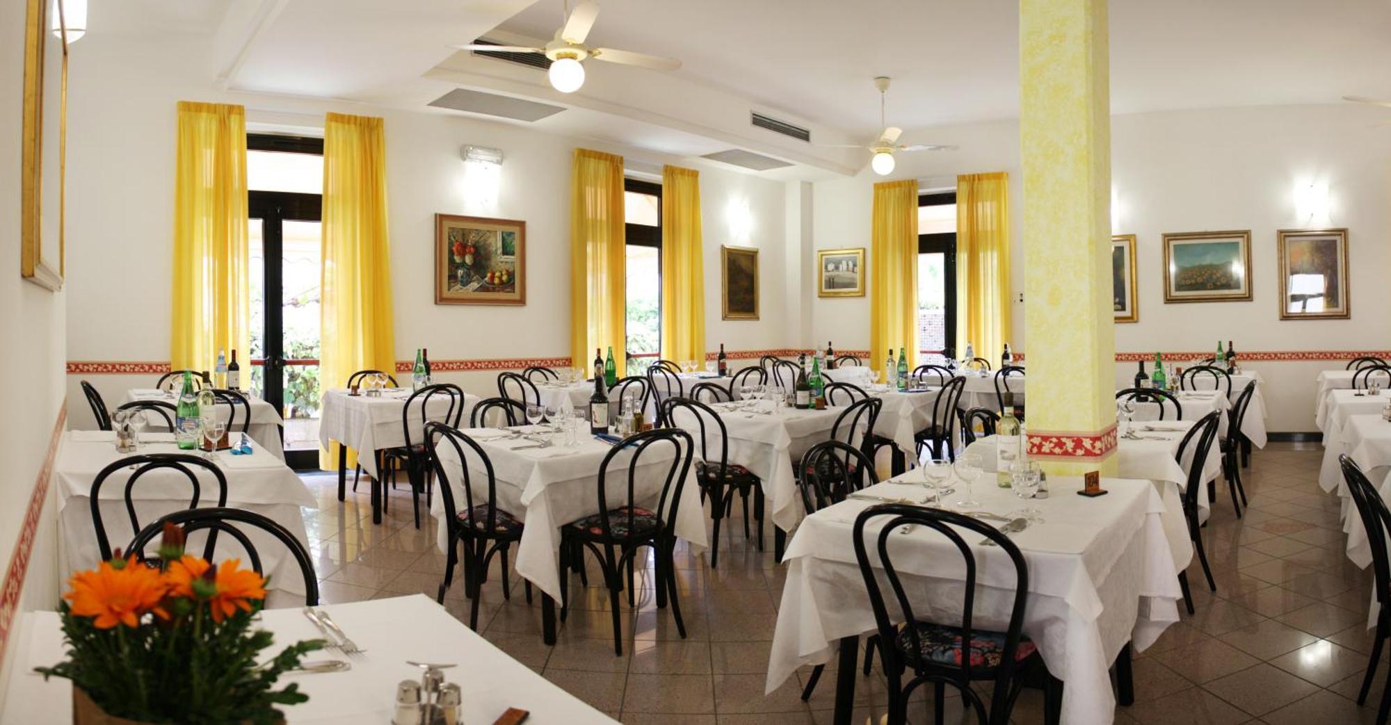 Hotel Aurora Castiglione della Pescaia Exterior photo